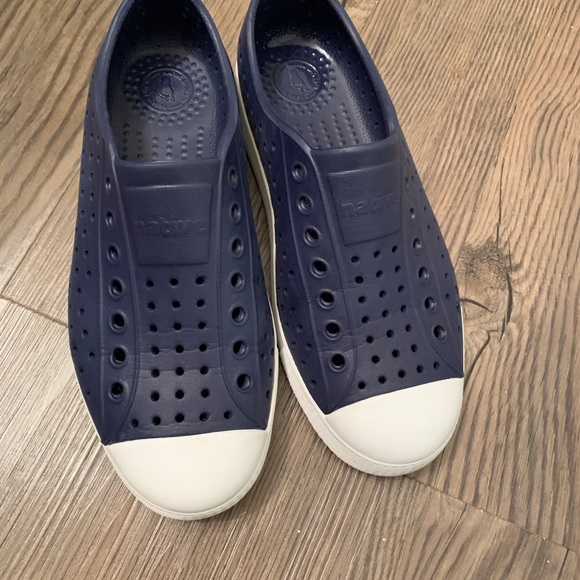 Native Shoes Other - Native Shoes Jefferson Junior Navy J 4